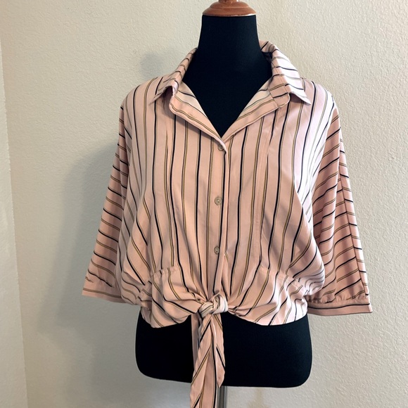 HYFVE Tops - Hyfve  waist tie loose fit blouse, shirt, top, great with black shorts.like new